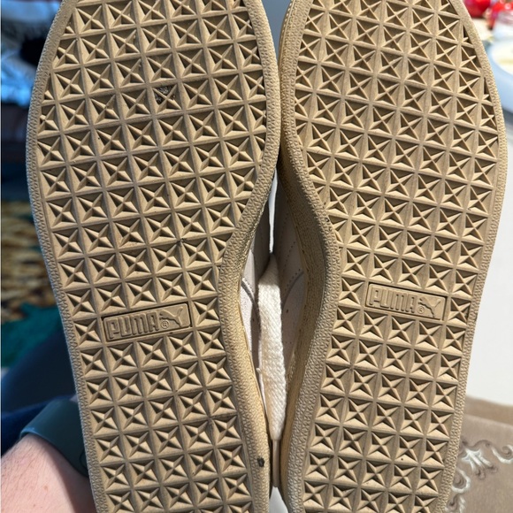 Women’s PUMA size 9 - Picture 2 of 5